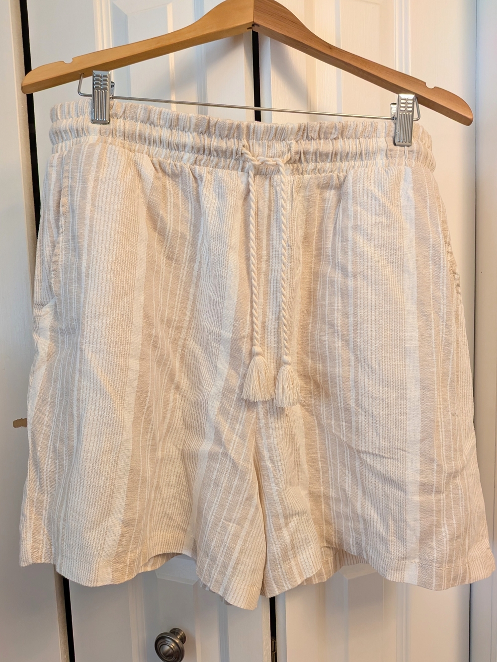 Cream Striped Drawstring Linen-Blend Shorts Size XL
